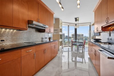 Comprar apartamento no 4000 Williams Island 2602