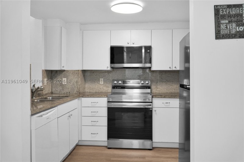 Condo for sale at Vue at Brickell 2310