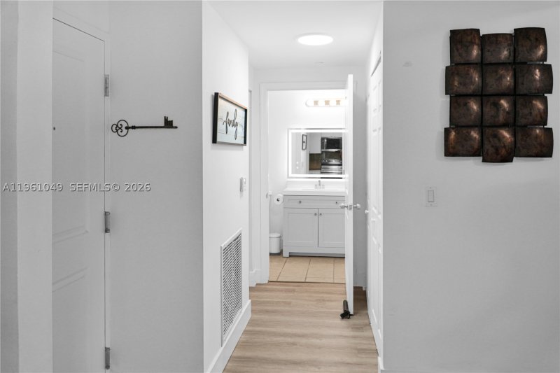 Condo for sale at Vue at Brickell 2310