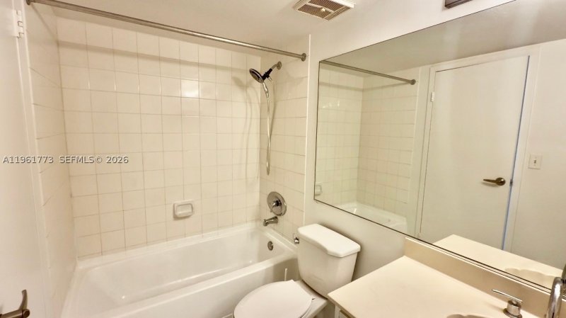 Apartment for rent at Grandview Palace 801