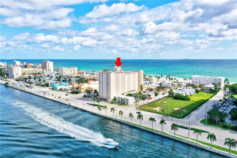 Condo for sale at Valiant House 605