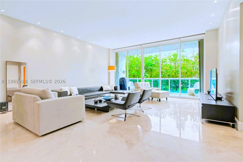 Condo for sale at Oceania 5 TH-9