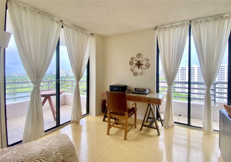 Comprar apartamento en Parc Central Aventura 1807
