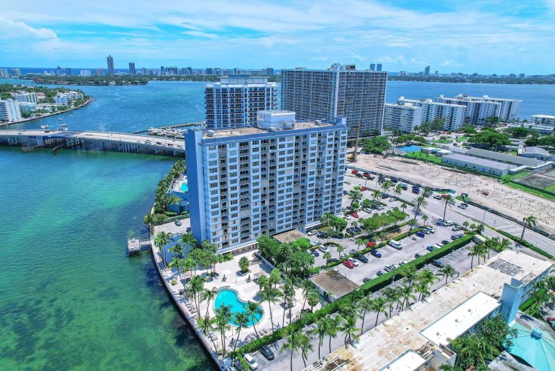 Condo for sale at Kennedy House 11-N