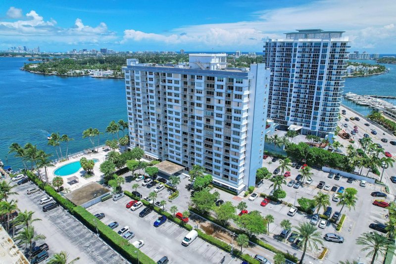 Condo for sale at Kennedy House 11-N
