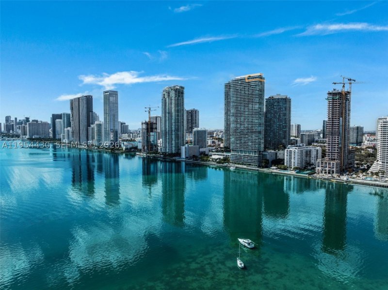 Comprar apartamento en One Paraiso UPH5303