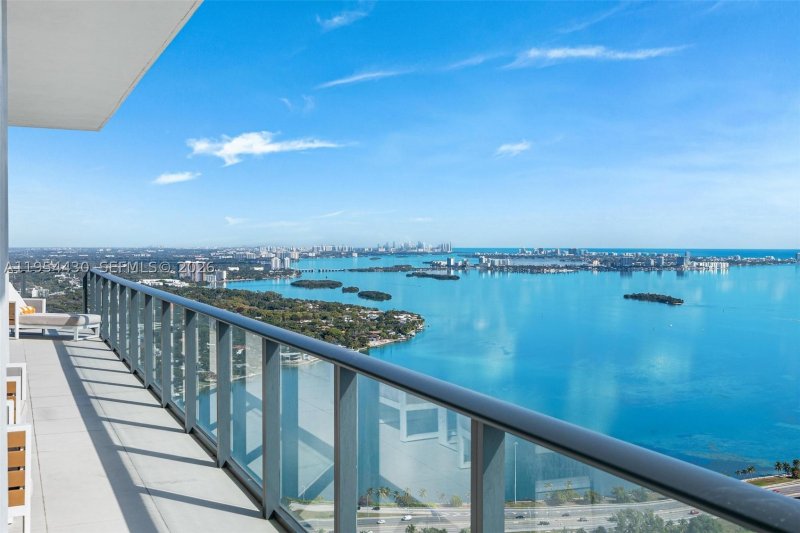 Comprar apartamento en One Paraiso UPH5303