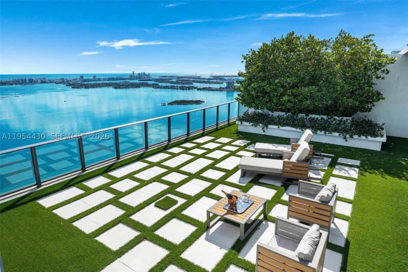 Comprar apartamento en One Paraiso UPH5303