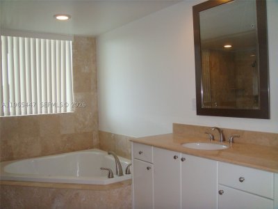 Aluguel de apartamento no Duo Condo 406E