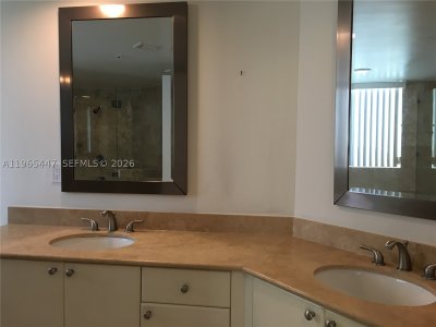 Aluguel de apartamento no Duo Condo 406E