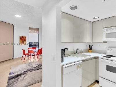 Comprar apartamento no Atlantic Two at The Point 305