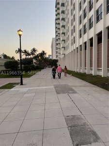 Aluguel de apartamento no Triton Towers 936