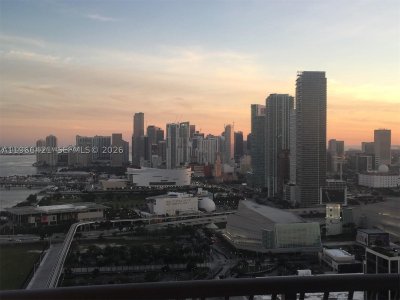Comprar apartamento en Opera Tower 3808