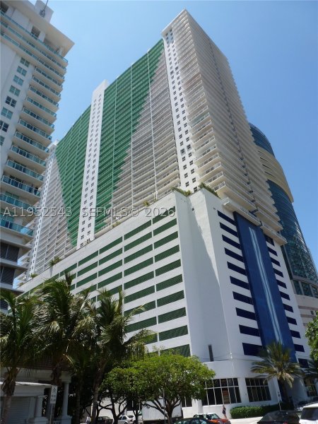 Comprar apartamento no The Club At Brickell Bay 1712