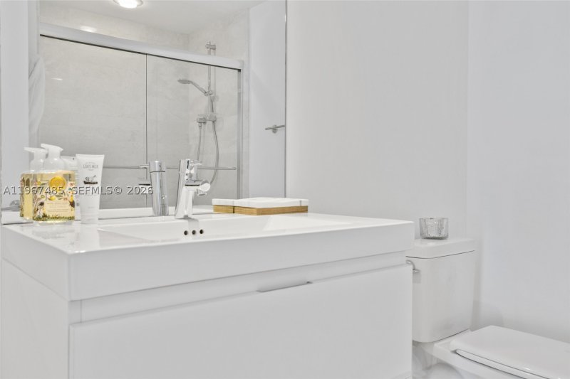 Condo for sale at Marina Palms Yacht Club 305