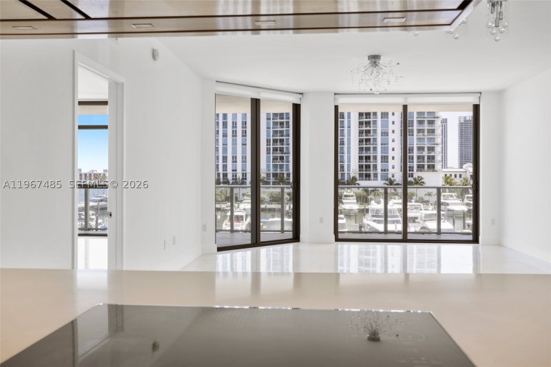 Condo for sale at Marina Palms Yacht Club 305