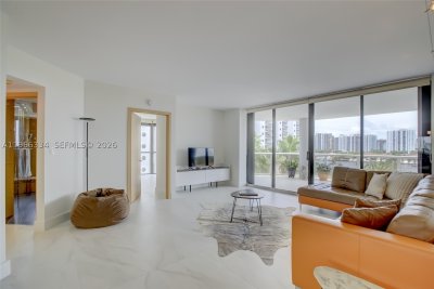 Comprar apartamento en Harbor Tower at Waterways 703