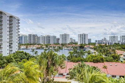 Comprar apartamento en Harbor Tower at Waterways 703