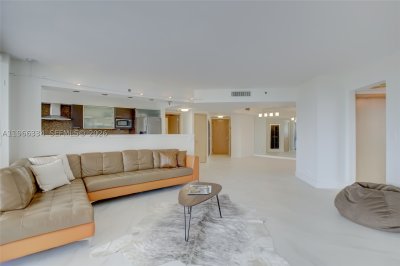 Comprar apartamento en Harbor Tower at Waterways 703