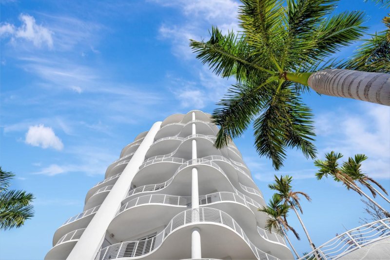 Apartment for rent at The Wave on Bayshore 301