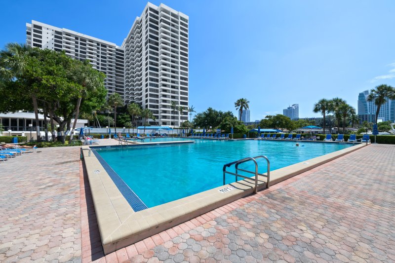 Olympus Condo Apt #615