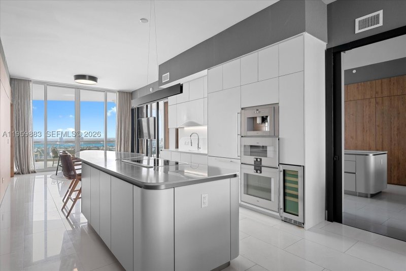 Comprar apartamento en Jade Signature 2503