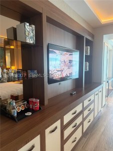 Comprar apartamento no Ritz Carlton Residences Fort Lauderdale Beach R2210