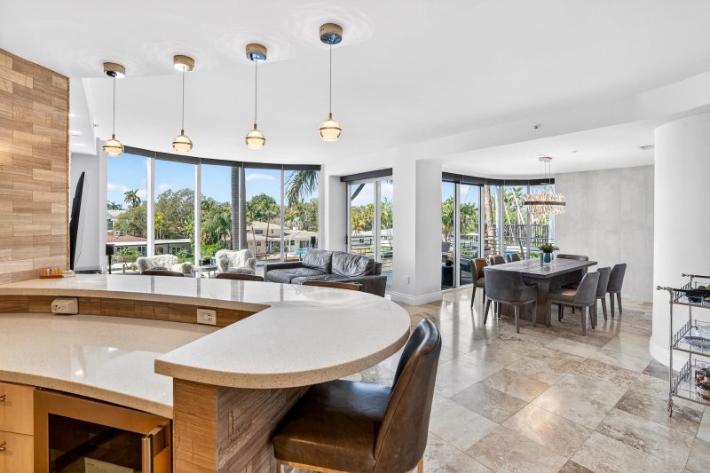 Condo for sale at Place Des Arts 6