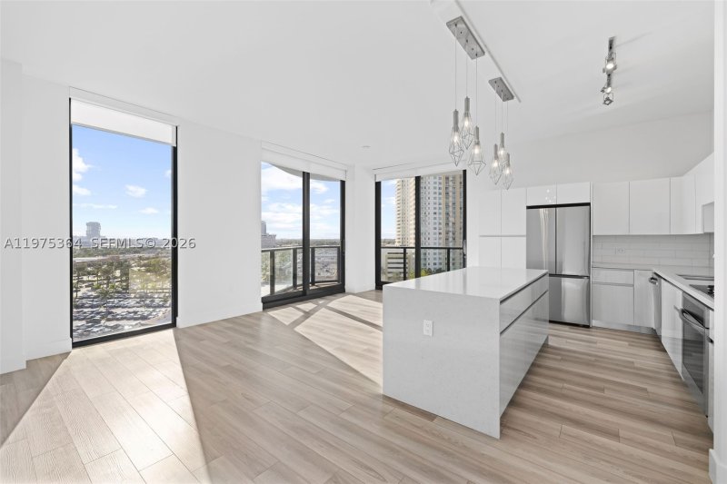 Apartment for rent at Mondrian Hallandale 1211