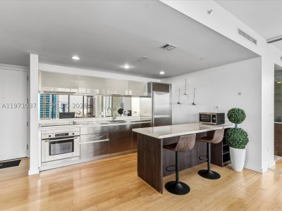Comprar apartamento no Ten Museum Park 1107