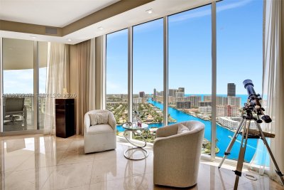Aluguel de apartamento no Atlantic One at The Point PH 2804