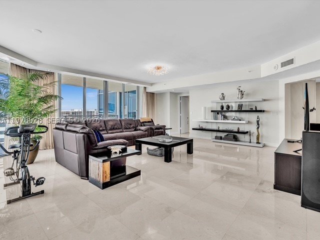 Alquiler de apartamento en Diplomat Residences 905