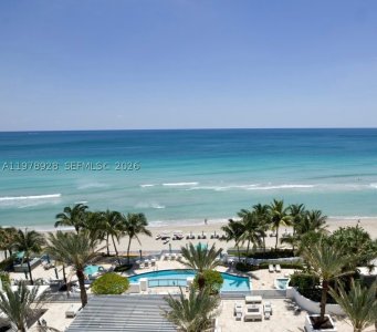 Alquiler de apartamento en Diplomat Residences 905