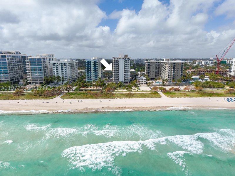 Comprar apartamento no Four Winds Condo 610