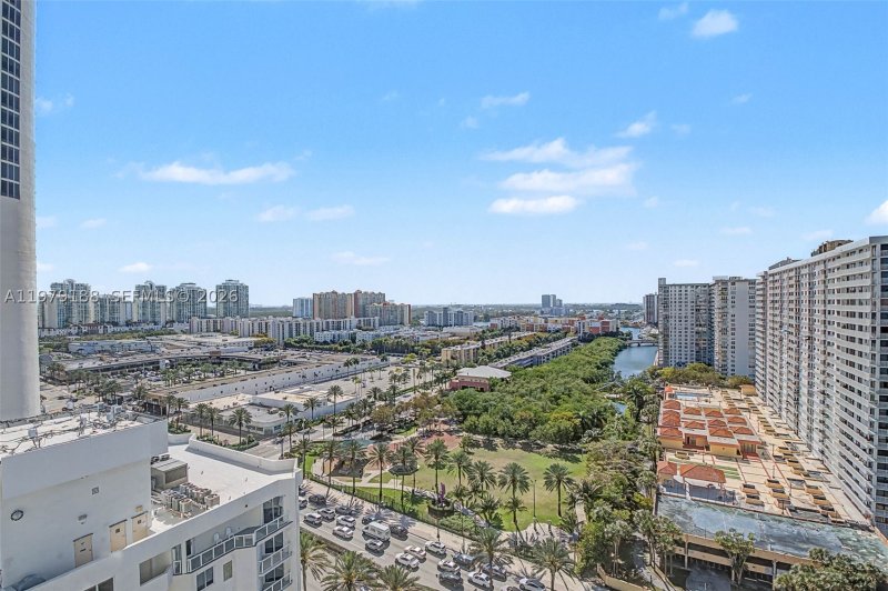 Condo for sale at Sole