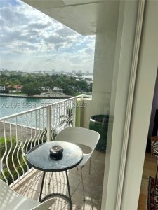 Comprar apartamento no Island Pointe 7N