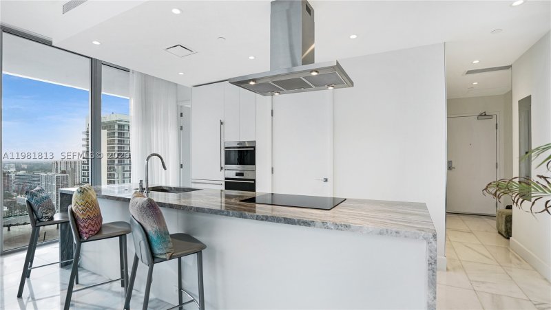 Comprar apartamento no Missoni Baia 3005