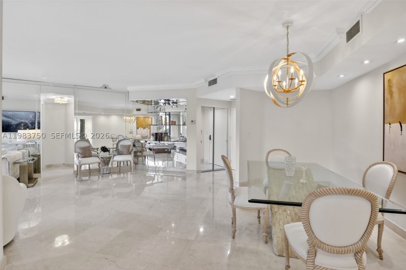 Condo for sale at Williams Island 2800 301
