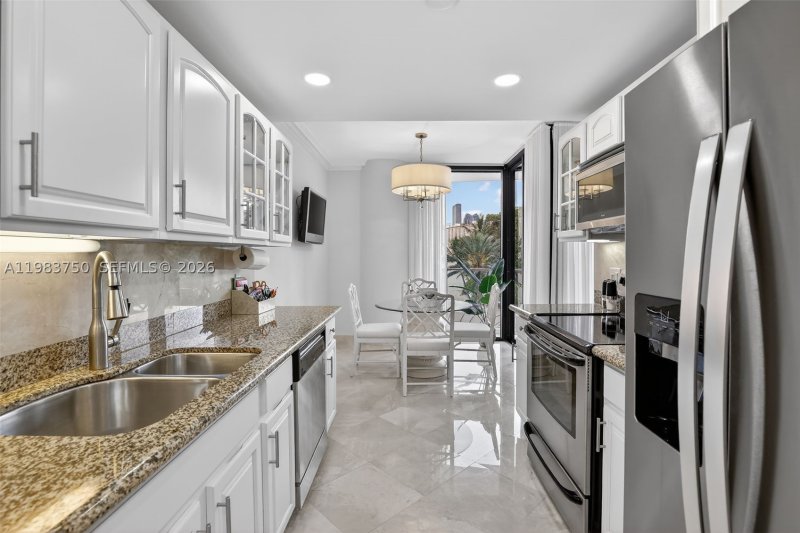 Condo for sale at Williams Island 2800 301