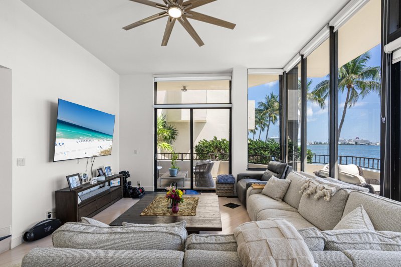 Alquiler de apartamento en Brickell Key One A200