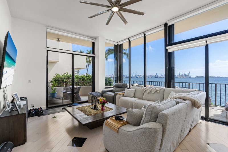 Alquiler de apartamento en Brickell Key One A200