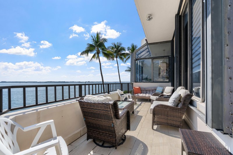 Alquiler de apartamento en Brickell Key One A200