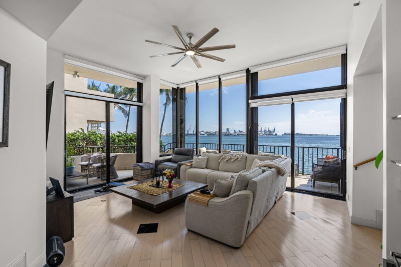 Alquiler de apartamento en Brickell Key One A200