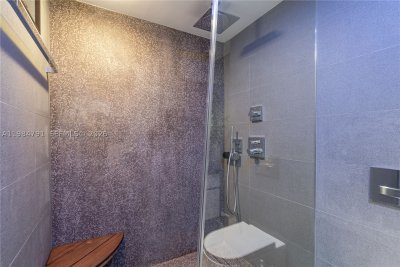 Comprar apartamento en Grovenor House 1408
