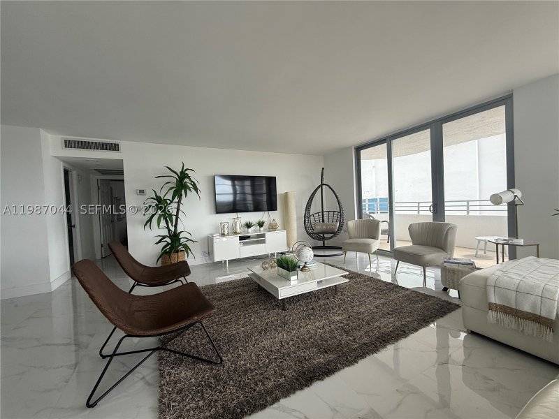 Apartment for rent at Oceanside Plaza 8R
