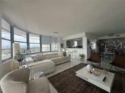 Aluguel de apartamento no Oceanside Plaza 8R