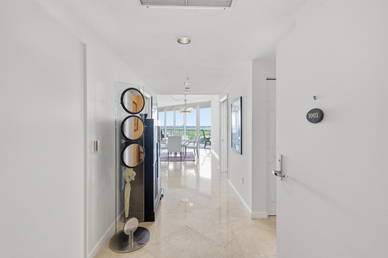 Condo for sale at Renaissance on the Ocean 1003