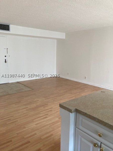 Apartment for rent at Plaza of the Americas 624