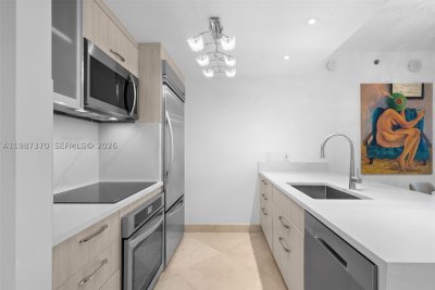 Comprar apartamento no Beach Club One 4206