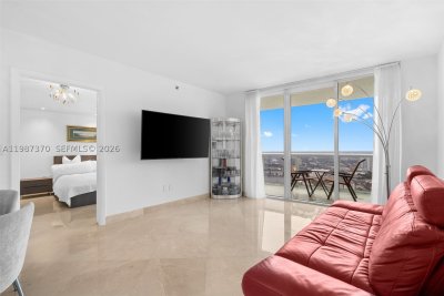 Comprar apartamento no Beach Club One 4206
